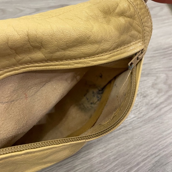 Arnold Churgin Yellow Genuine Leather Shoulder Bag Purse. - Picture 15 of 16